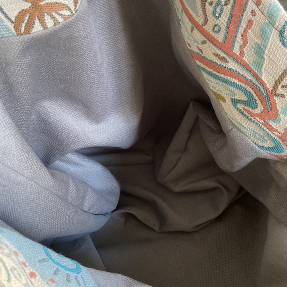 High Quality Large Paisley Print in Cream Pink Blue and Gray Tote - Picture 7 of 7